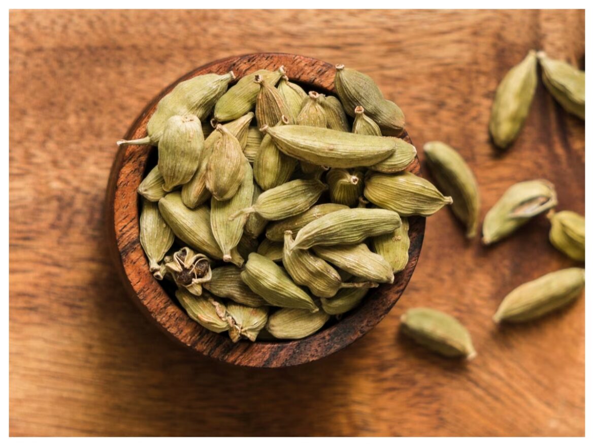 how to use cardamom for skin whitening Live Times News Hindi