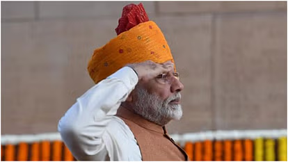 PM wore a colorful turban - Live Times