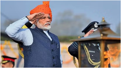 PM wore saffron colored 'Bandhej' turban - Live Times