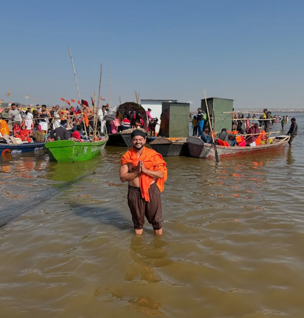 Suresh Raina in Mahakumbh Dip of Faith - Live Times